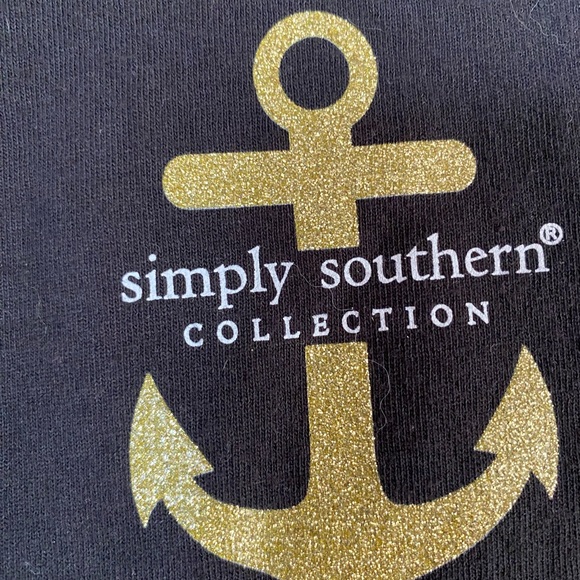 Simply Southern Shortie Anchor Tee in Black Size Large - Picture 4 of 7